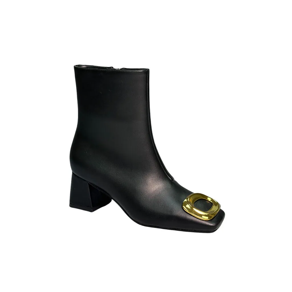 T-B012 Winter Hot Selling Fashion Trend square Toe Metal on the Cap Women Sexy Short Sock Boot